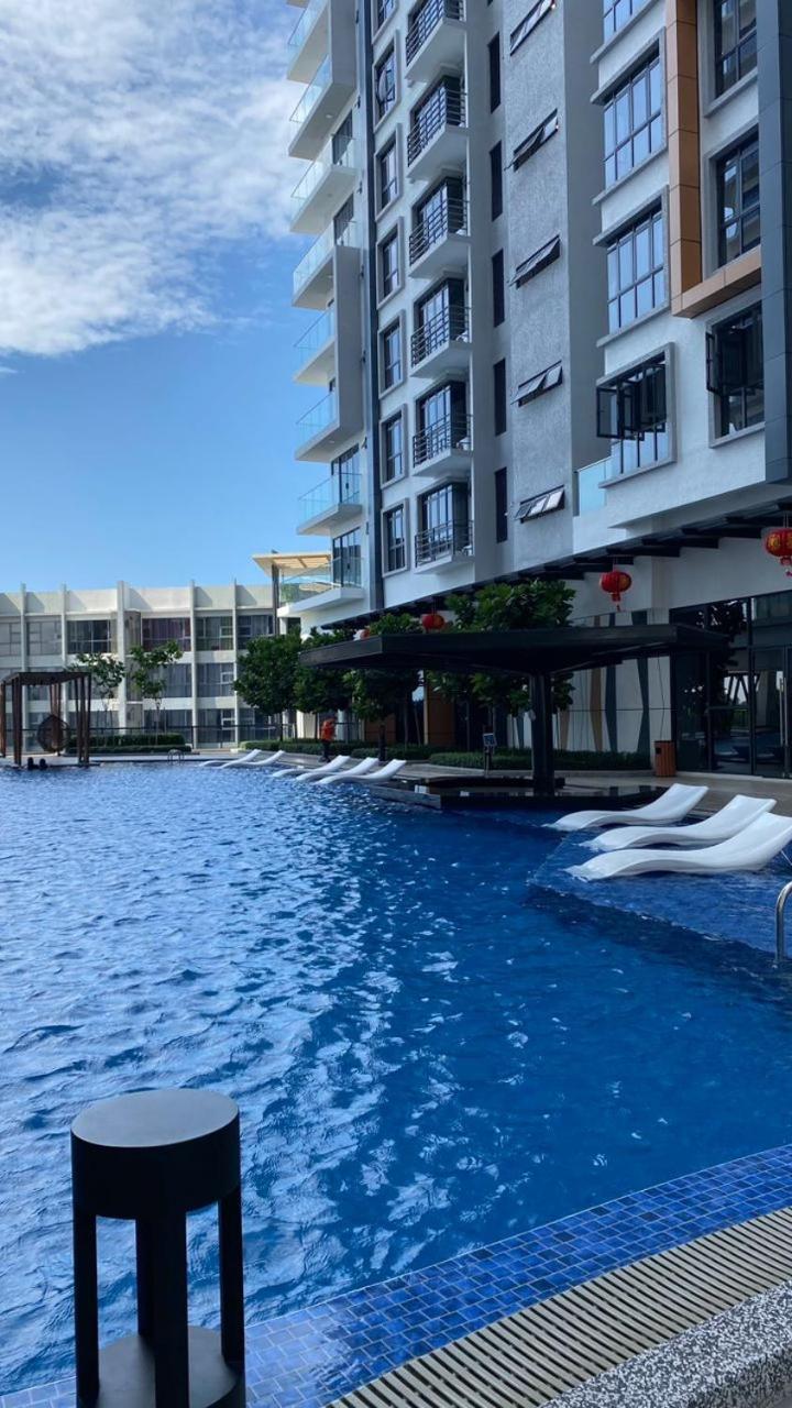 K Avenue B3a 2bed Apartment *